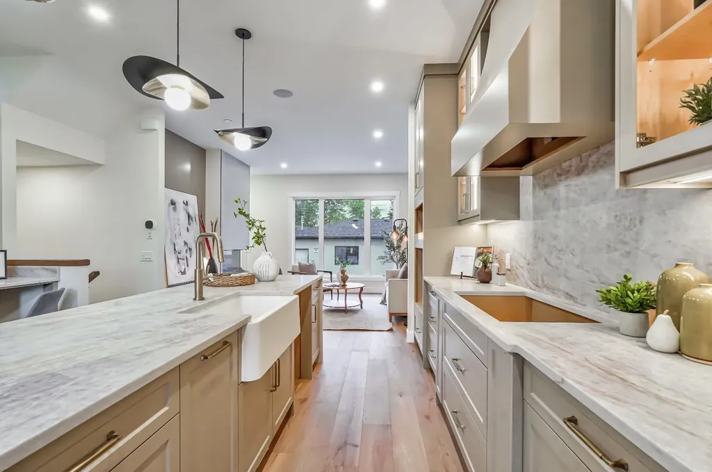3535 2 Avenue SW Calgary AB T3C 0A2