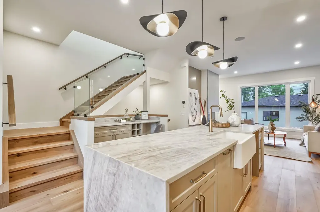3535 2 Avenue SW Calgary AB T3C 0A2