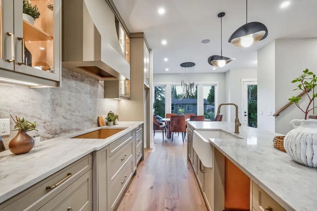 3535 2 Avenue SW Calgary AB T3C 0A2