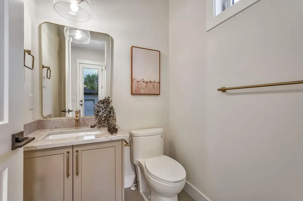 3535 2 Avenue SW Calgary AB T3C 0A2