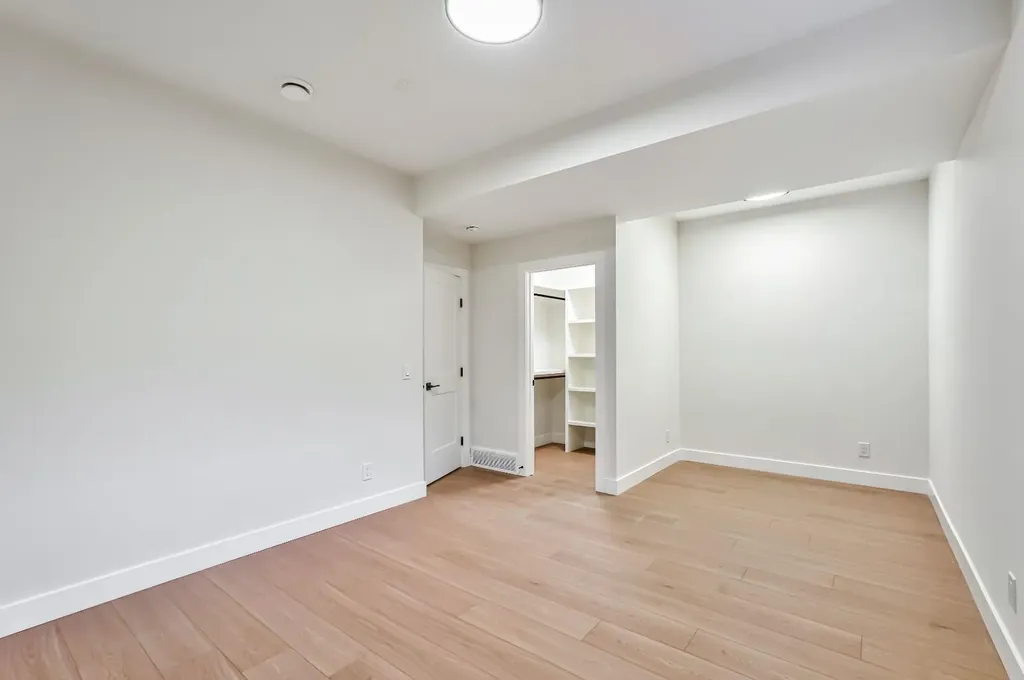 3535 2 Avenue SW Calgary AB T3C 0A2