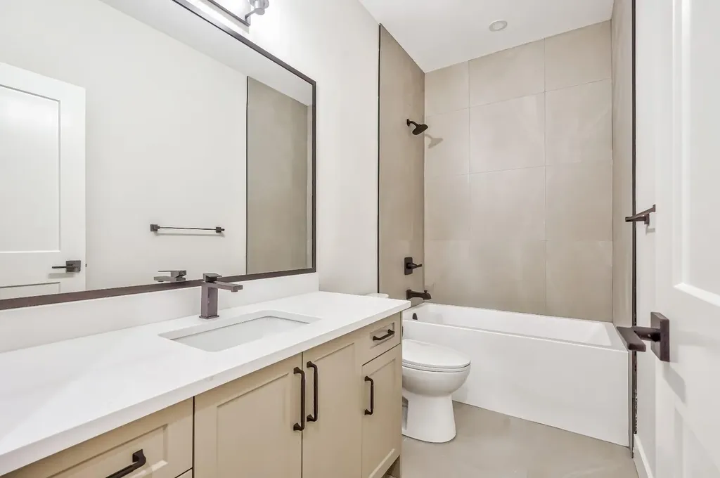 3535 2 Avenue SW Calgary AB T3C 0A2