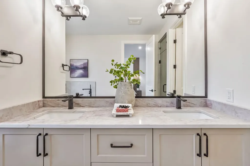 3535 2 Avenue SW Calgary AB T3C 0A2