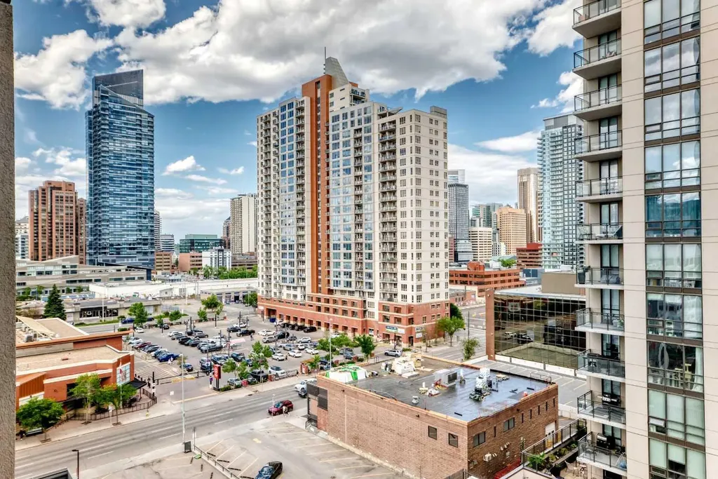 1110 11 Street Calgary AB T2R 1S5
