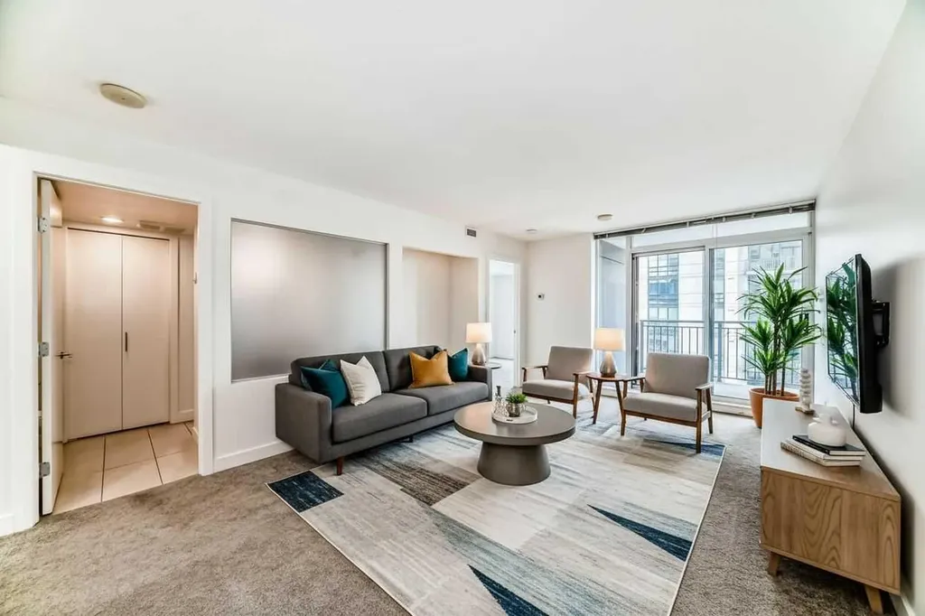 1110 11 Street SW Calgary AB T2R 1S5