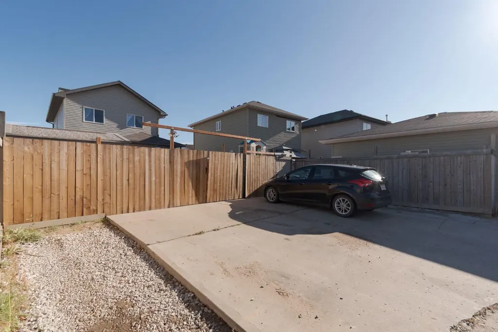 216 Coyote Crescent Fort Mcmurray AB T9K 0C6