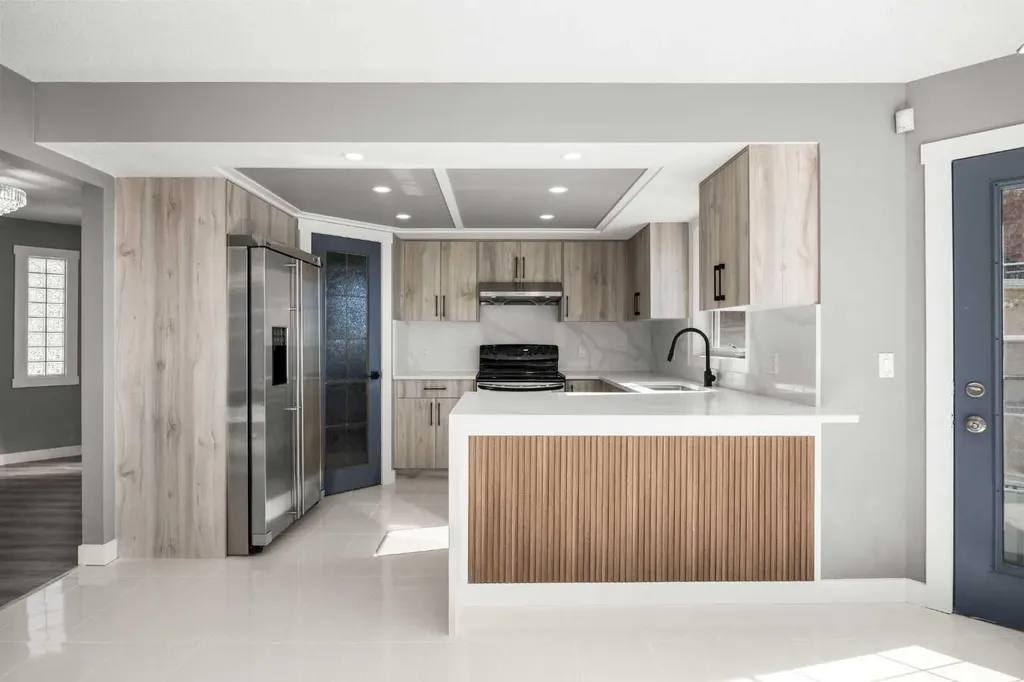 151 Coral Shores Landing NE Calgary AB T3J 3J7