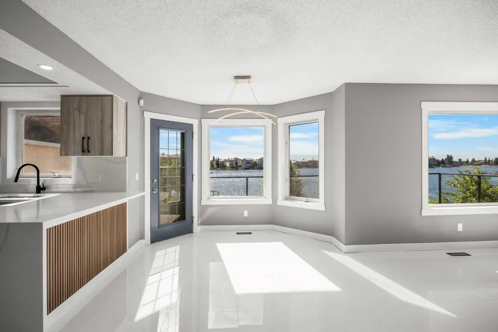 151 Coral Shores Landing NE Calgary AB T3J 3J7