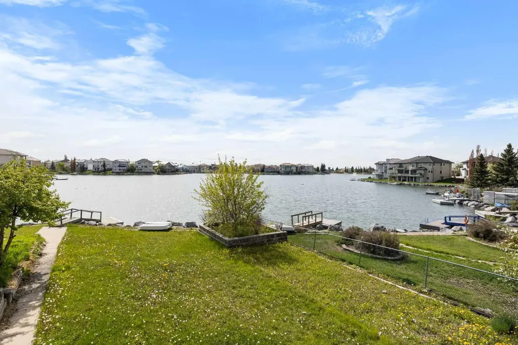 151 Coral Shores Landing NE Calgary AB T3J 3J7
