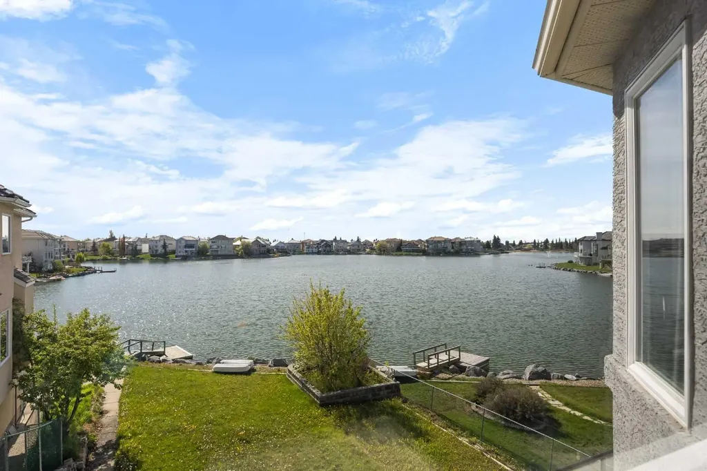 151 Coral Shores Landing NE Calgary AB T3J 3J7