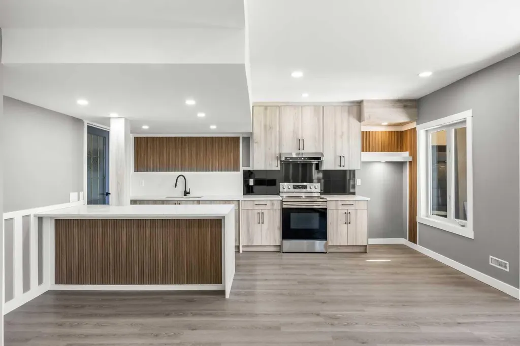 151 Coral Shores Landing NE Calgary AB T3J 3J7