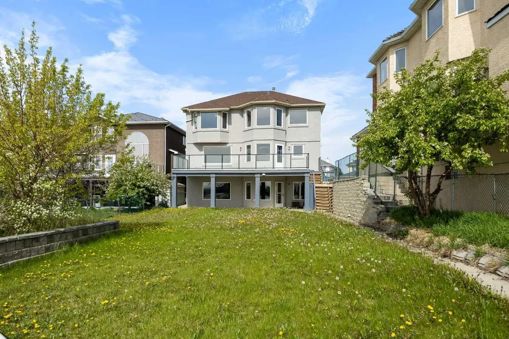 151 Coral Shores Landing NE Calgary AB T3J 3J7