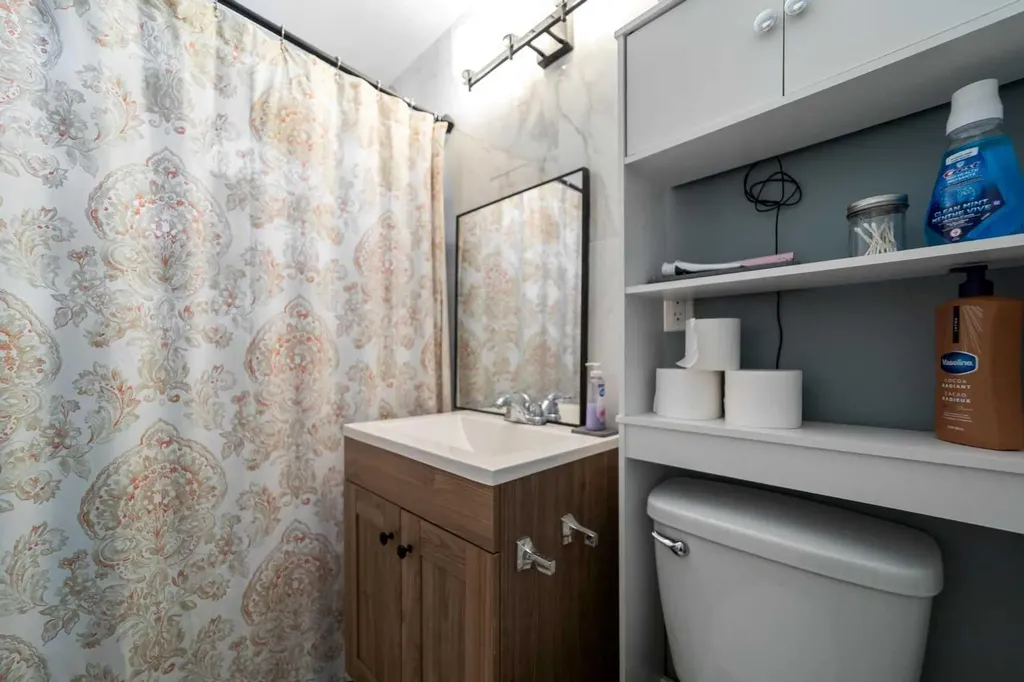 5219 50 Avenue Camrose AB T4V 0T1