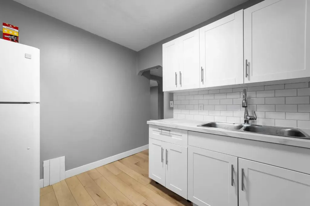 5219 50 Avenue Camrose AB T4V 0T1