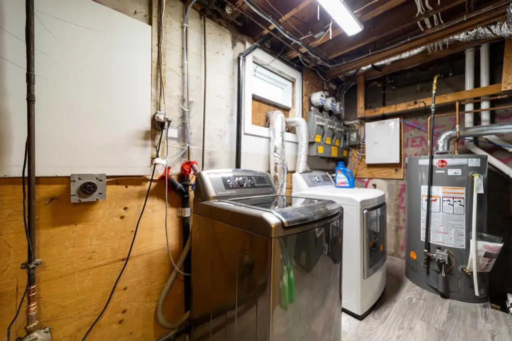 5219 50 Avenue Camrose AB T4V 0T1