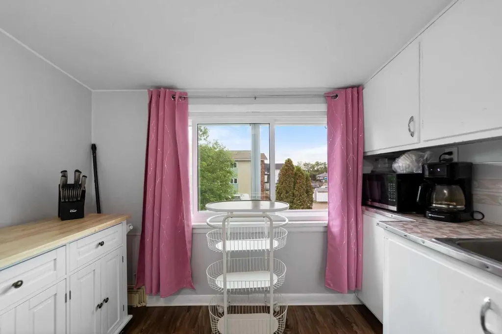 5219 50 Avenue Camrose AB T4V 0T1