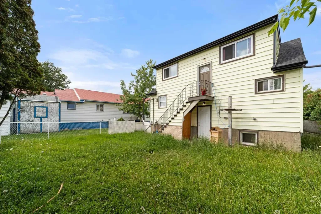 5219 50 Avenue Camrose AB T4V 0T1