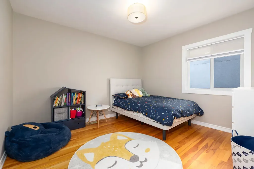 2811 25 Street SW Calgary AB T3E 1Y1