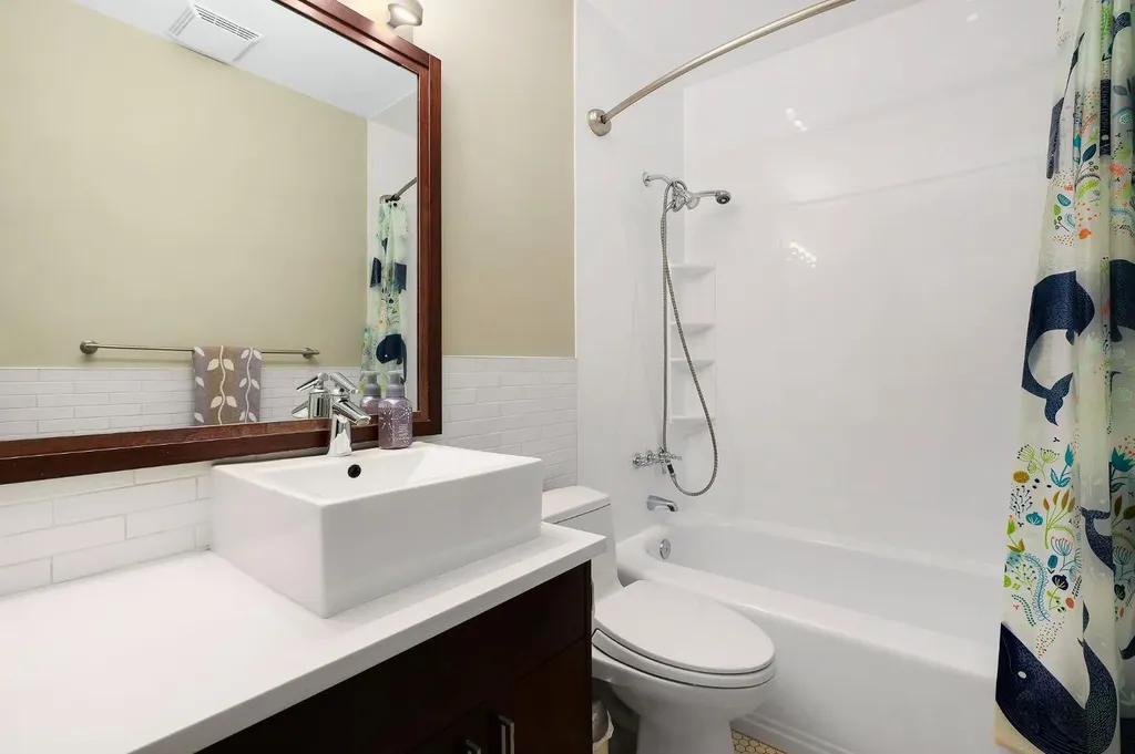 2811 25 Street SW Calgary AB T3E 1Y1