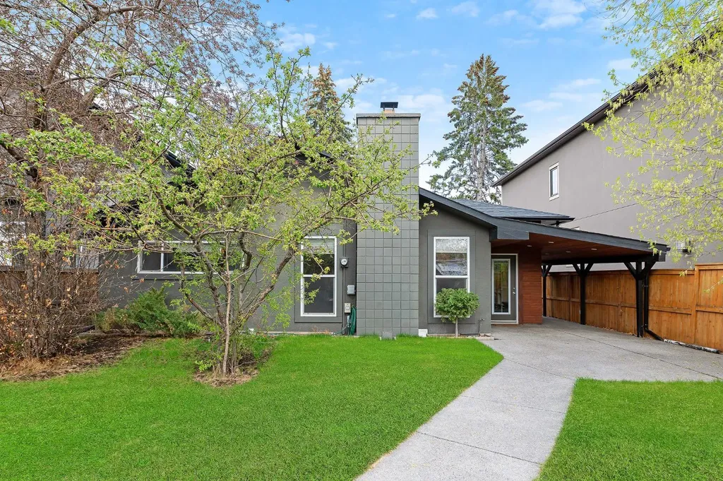 2811 25 Street SW Calgary AB T3E 1Y1