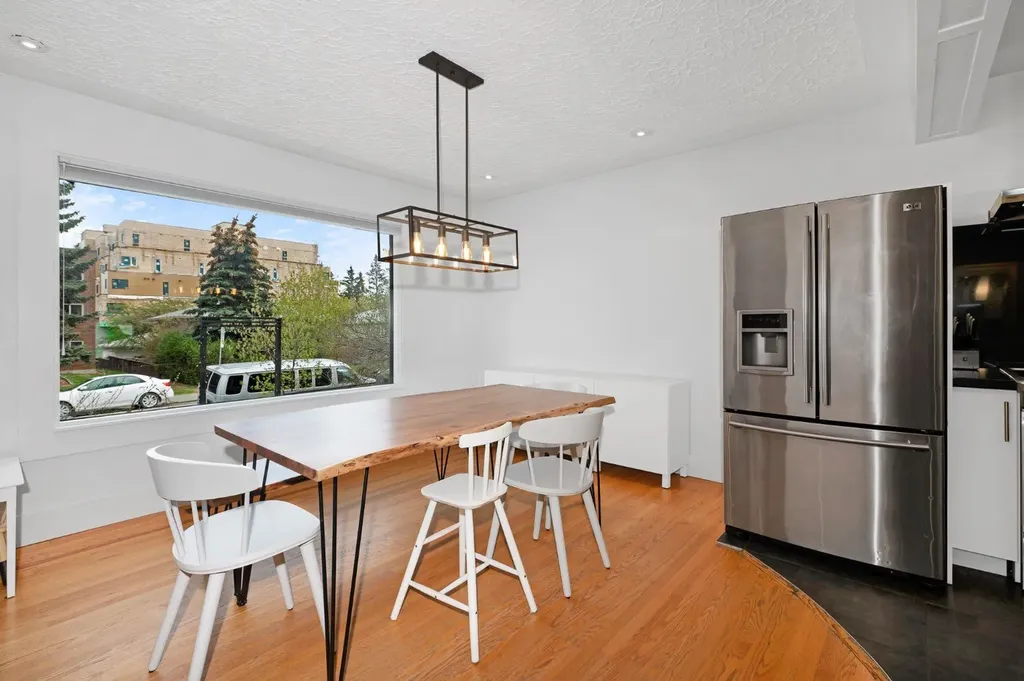 2811 25 Street SW Calgary AB T3E 1Y1