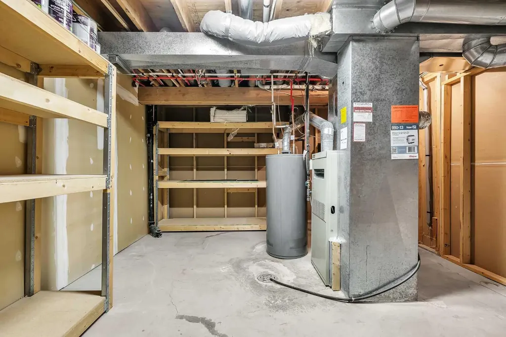 8 Edgepark Villas NW Calgary AB T3A 3S2