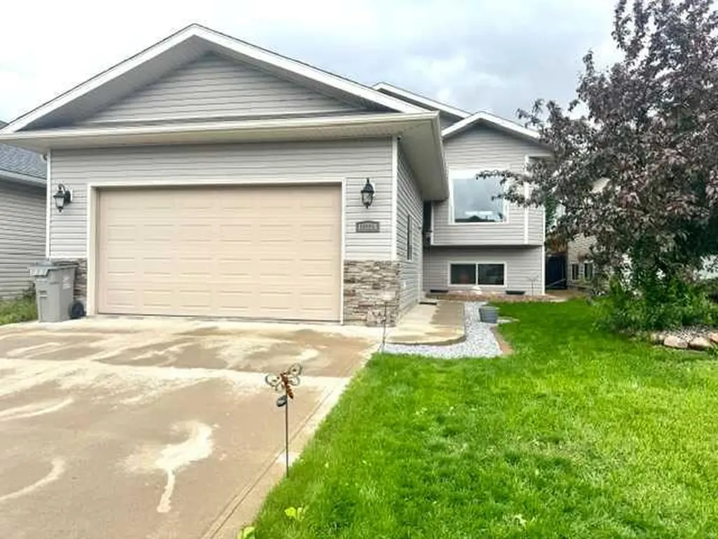 10334 123 Avenue Grande Prairie AB T8V 2L6
