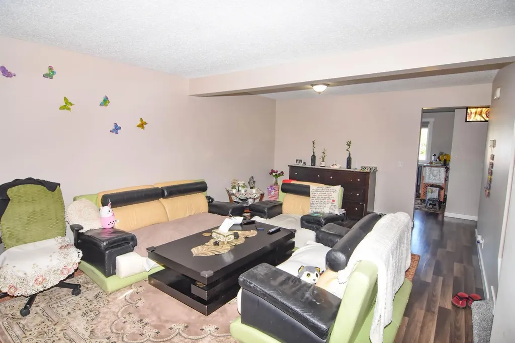268 Falton Drive NE Calgary AB T3J 2W6