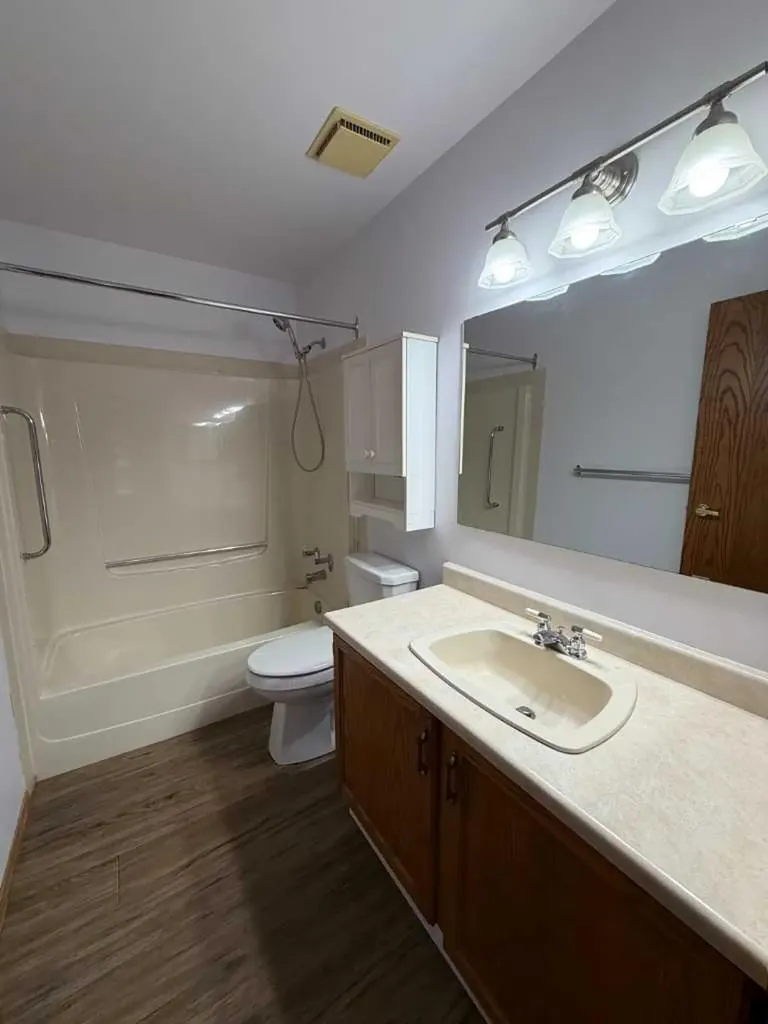 5107 46 Avenue Ponoka AB T4J 1J5