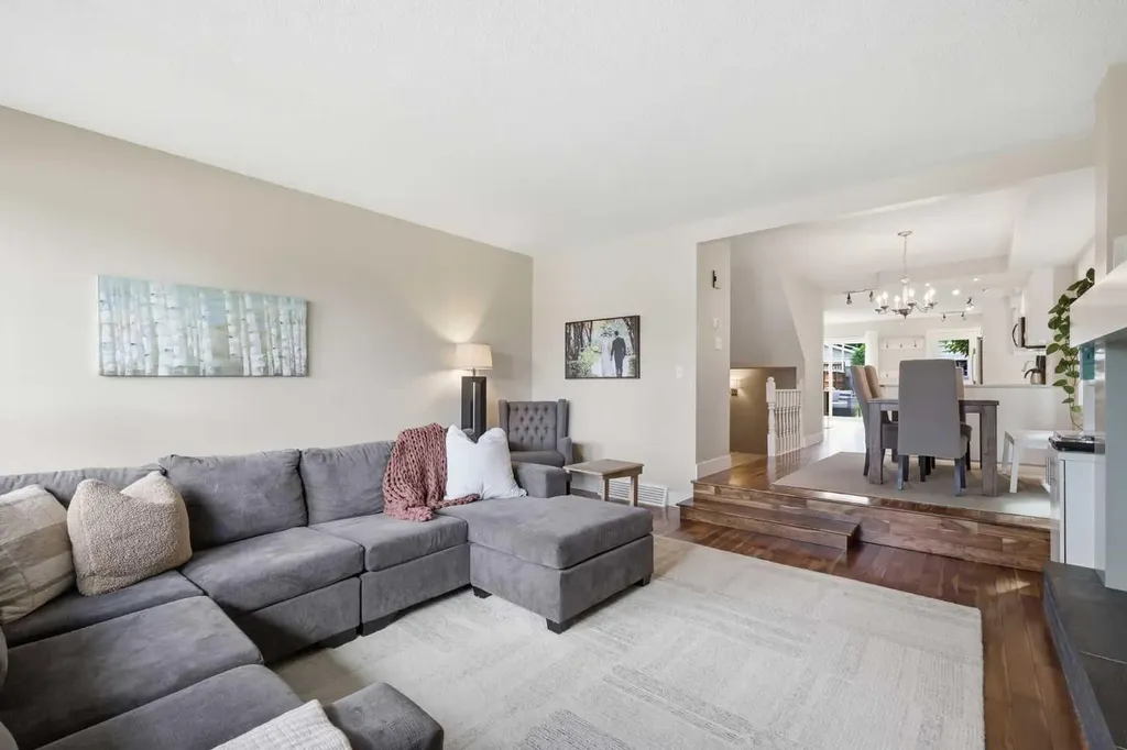 2222 28 Street SW Calgary AB T3E 2H6