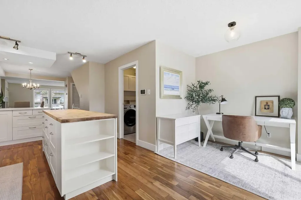 2222 28 Street SW Calgary AB T3E 2H6