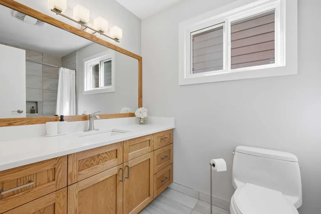 2222 28 Street SW Calgary AB T3E 2H6