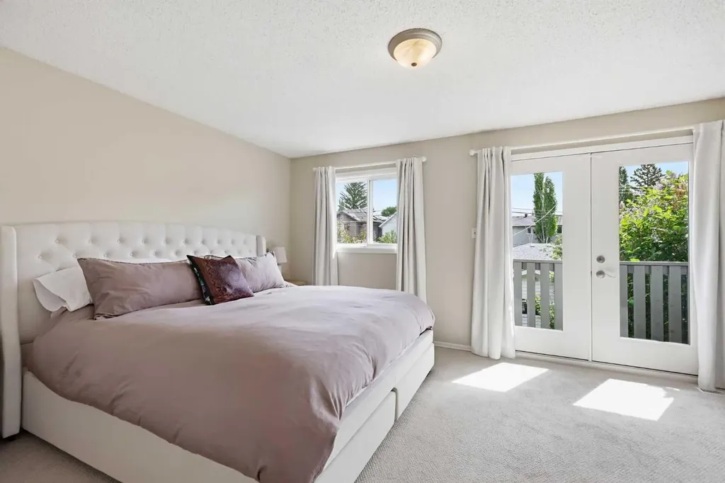 2222 28 Street SW Calgary AB T3E 2H6