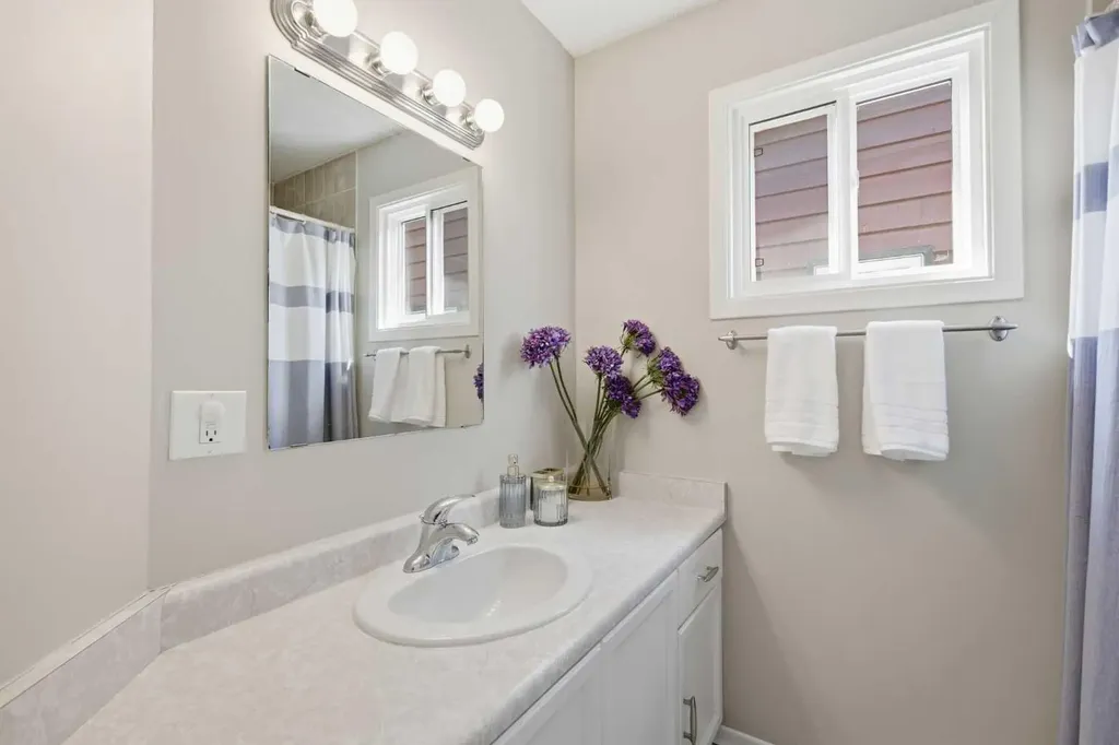 2222 28 Street SW Calgary AB T3E 2H6