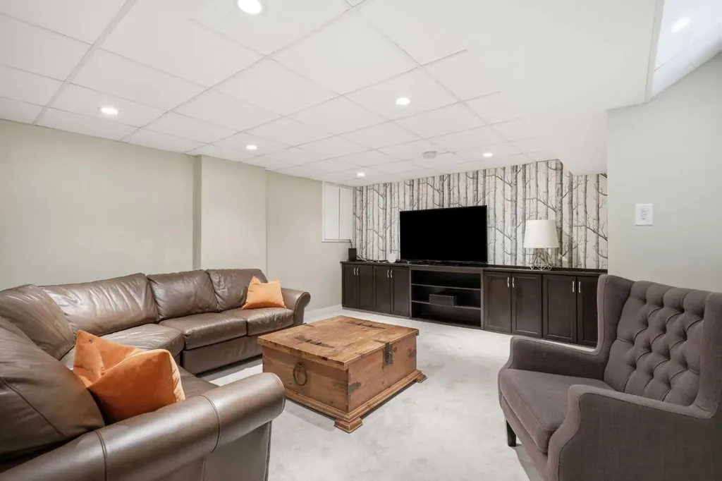 2222 28 Street SW Calgary AB T3E 2H6