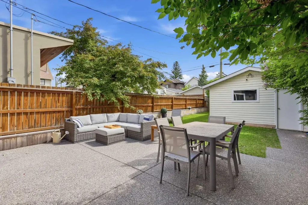 2222 28 Street SW Calgary AB T3E 2H6