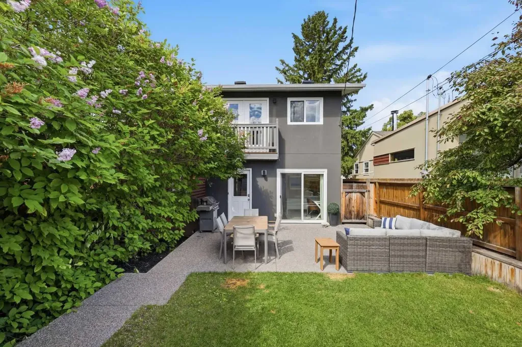 2222 28 Street SW Calgary AB T3E 2H6