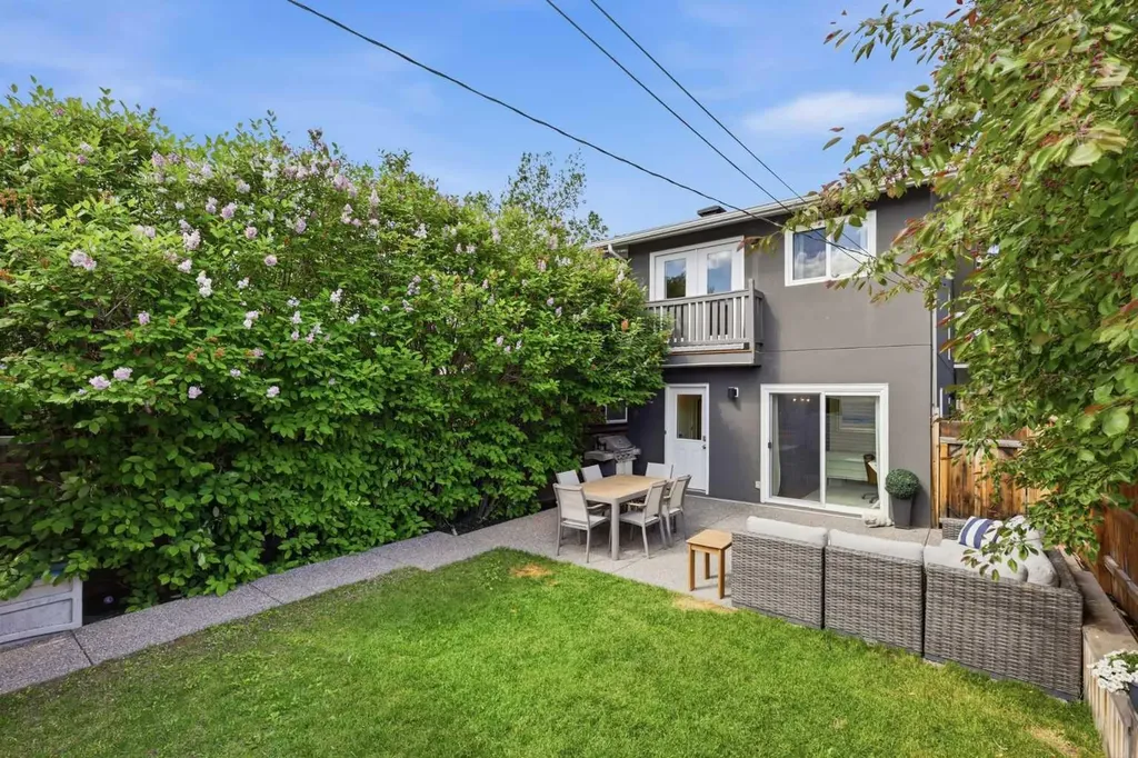 2222 28 Street SW Calgary AB T3E 2H6