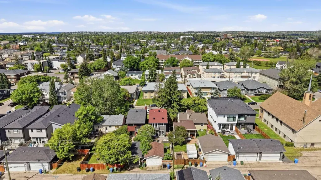 2222 28 Street SW Calgary AB T3E 2H6