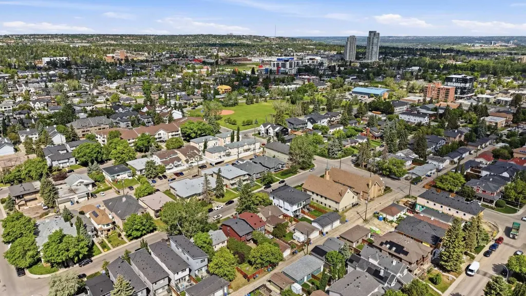 2222 28 Street SW Calgary AB T3E 2H6