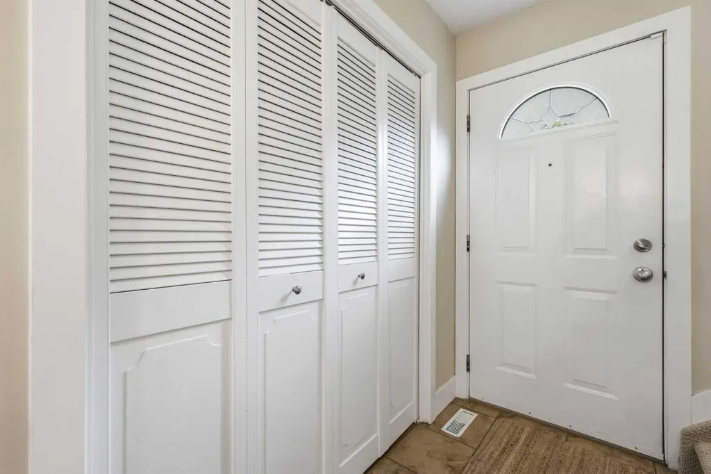 2222 28 Street SW Calgary AB T3E 2H6