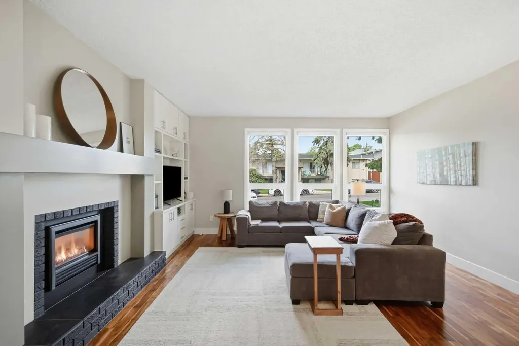 2222 28 Street SW Calgary AB T3E 2H6