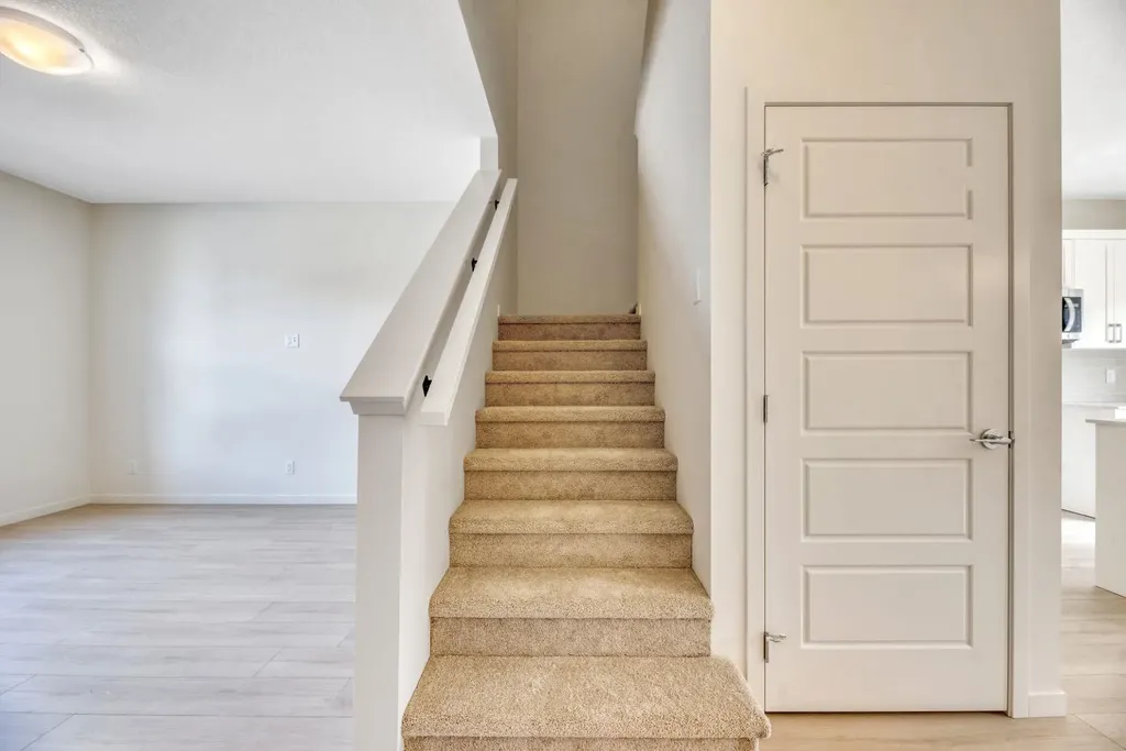 296 Marmot Grove NW Calgary AB T3R 2B5