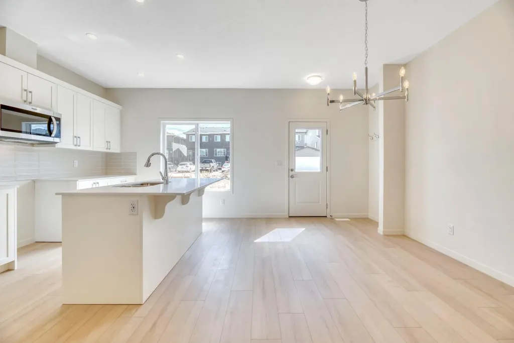 296 Marmot Grove NW Calgary AB T3R 2B5