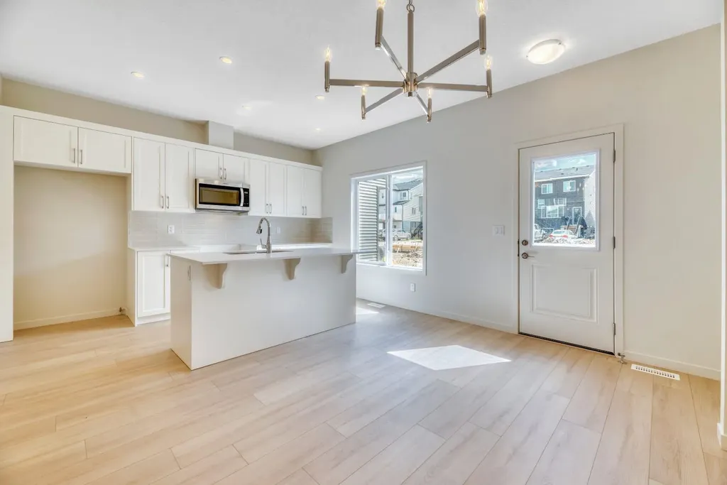 296 Marmot Grove NW Calgary AB T3R 2B5