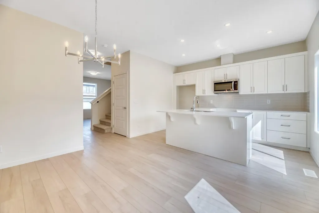 296 Marmot Grove NW Calgary AB T3R 2B5