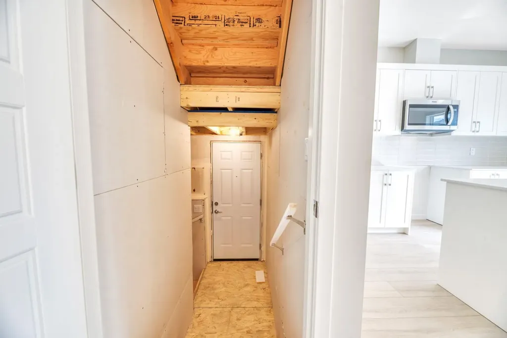 296 Marmot Grove NW Calgary AB T3R 2B5