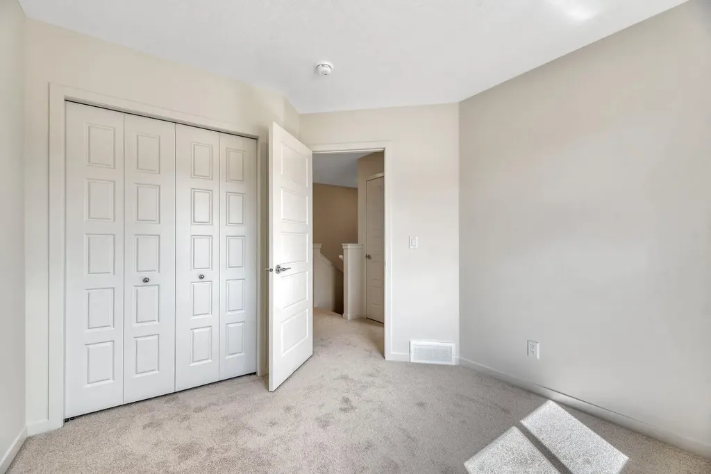 296 Marmot Grove NW Calgary AB T3R 2B5