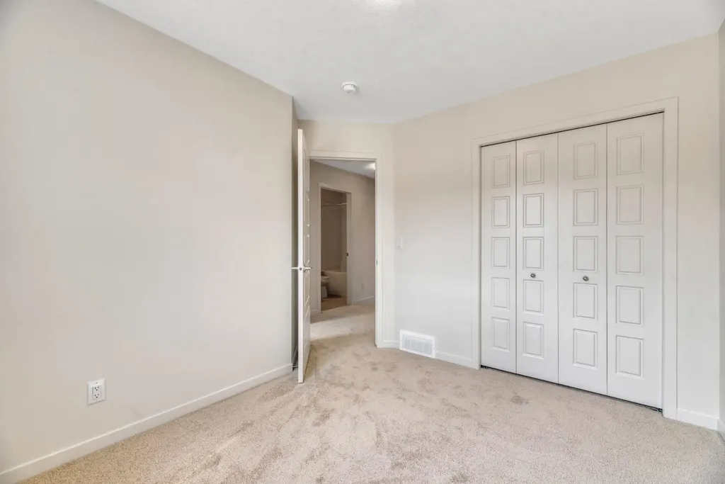 296 Marmot Grove NW Calgary AB T3R 2B5