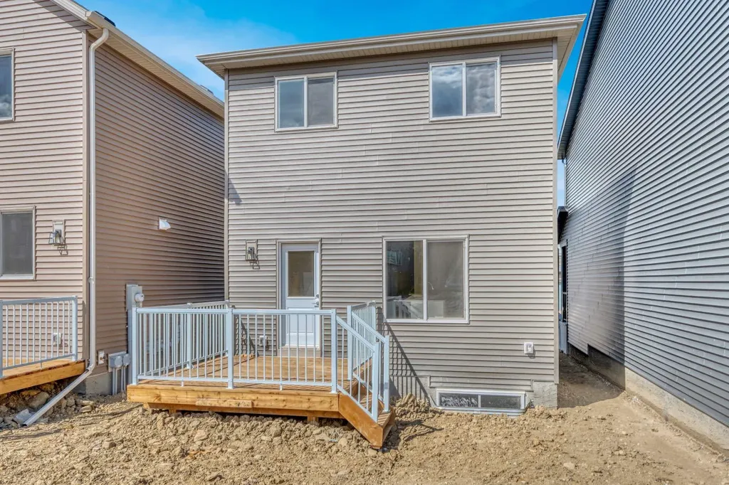 296 Marmot Grove NW Calgary AB T3R 2B5
